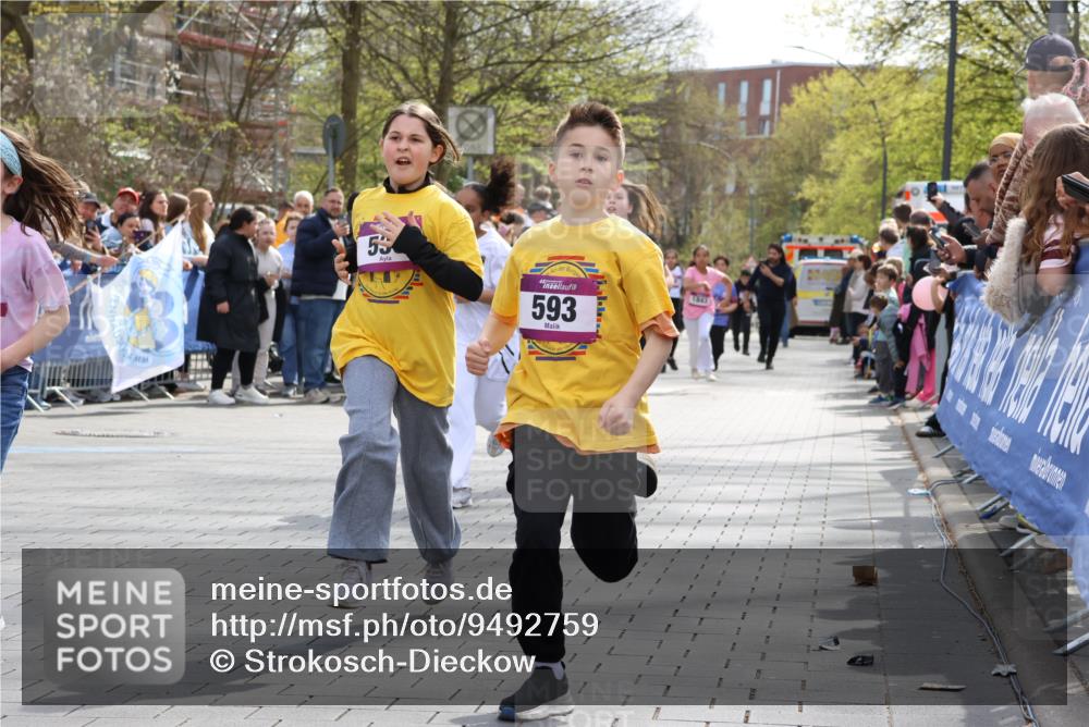 12.04.2026 - 45. Internationalen Wilhelmsburger Insellauf Strokosch-Dieckow http://msf.ph/oto/9492759 12.04.2026 14:51:00 Ziel 1822, 495, 1041, 1052, 116, 593, 1042, 686, 536, 1047, 1074, 1054 meine-sportfotos.de