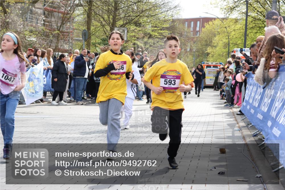 12.04.2026 - 45. Internationalen Wilhelmsburger Insellauf Strokosch-Dieckow http://msf.ph/oto/9492762 12.04.2026 14:51:00 Ziel 1822, 495, 1041, 1052, 116, 593, 1042, 686, 536, 1047, 1074, 1054 meine-sportfotos.de