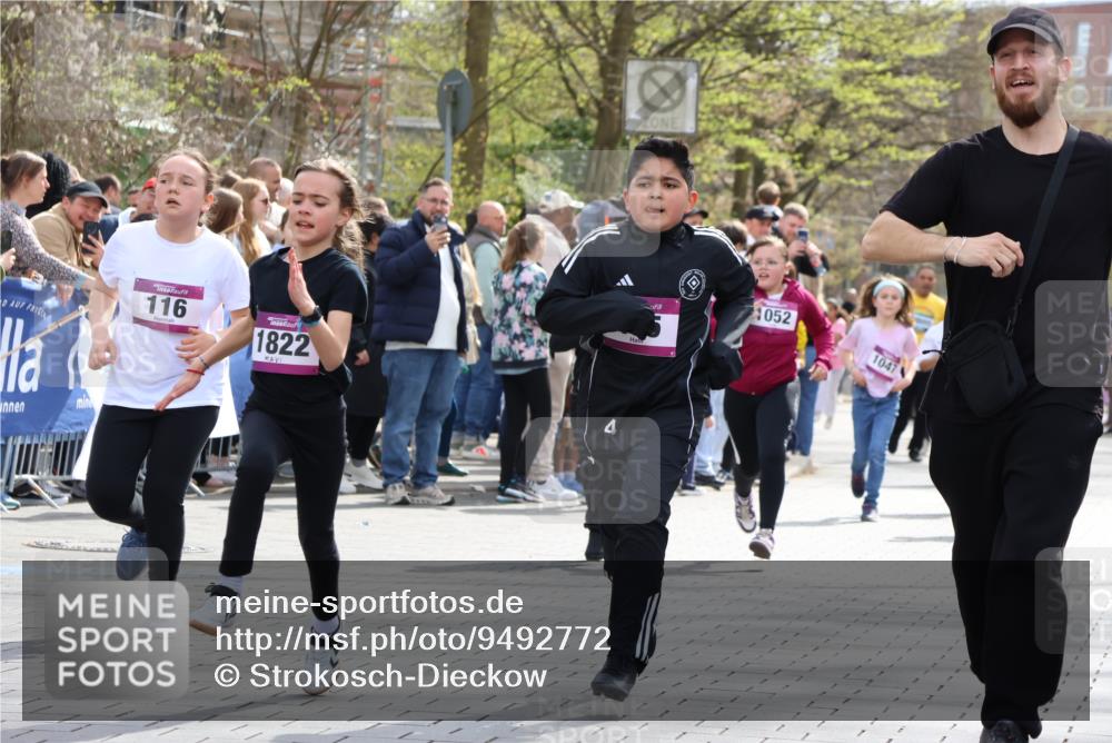 12.04.2026 - 45. Internationalen Wilhelmsburger Insellauf Strokosch-Dieckow http://msf.ph/oto/9492772 12.04.2026 14:50:54 Ziel 388, 663, 359, 858, 531, 493, 1822, 495, 1041, 1052, 116, 593, 1042, 686, 536 meine-sportfotos.de