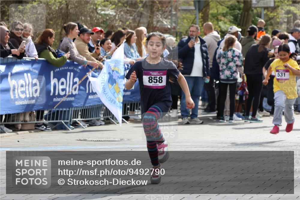 12.04.2026 - 45. Internationalen Wilhelmsburger Insellauf Strokosch-Dieckow http://msf.ph/oto/9492790 12.04.2026 14:50:50 Ziel 626, 895, 357, 889, 408, 351, 893, 455, 388, 663, 359, 858, 531, 493, 1822 meine-sportfotos.de