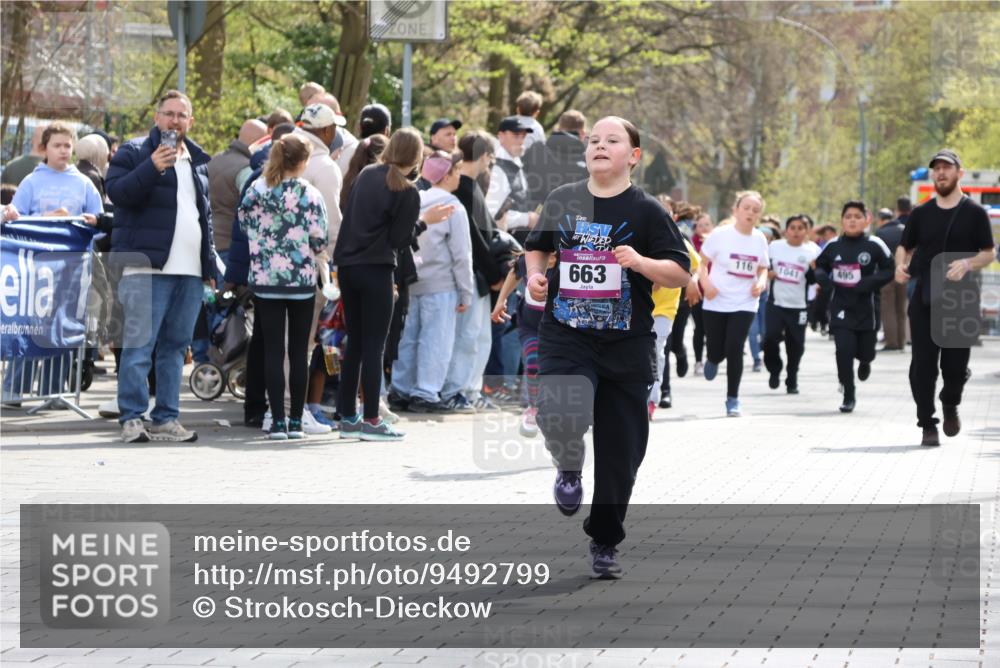 12.04.2026 - 45. Internationalen Wilhelmsburger Insellauf Strokosch-Dieckow http://msf.ph/oto/9492799 12.04.2026 14:50:47 Ziel 1837, 609, 331, 626, 895, 357, 889, 408, 351, 893, 455, 388, 663, 359, 858, 531, 493 meine-sportfotos.de