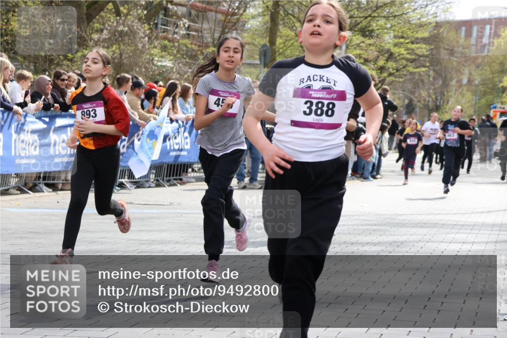 12.04.2026 - 45. Internationalen Wilhelmsburger Insellauf Strokosch-Dieckow http://msf.ph/oto/9492800 12.04.2026 14:50:45 Ziel 1049, 1837, 609, 331, 626, 895, 357, 889, 408, 351, 893, 455, 388, 663, 359, 858 meine-sportfotos.de