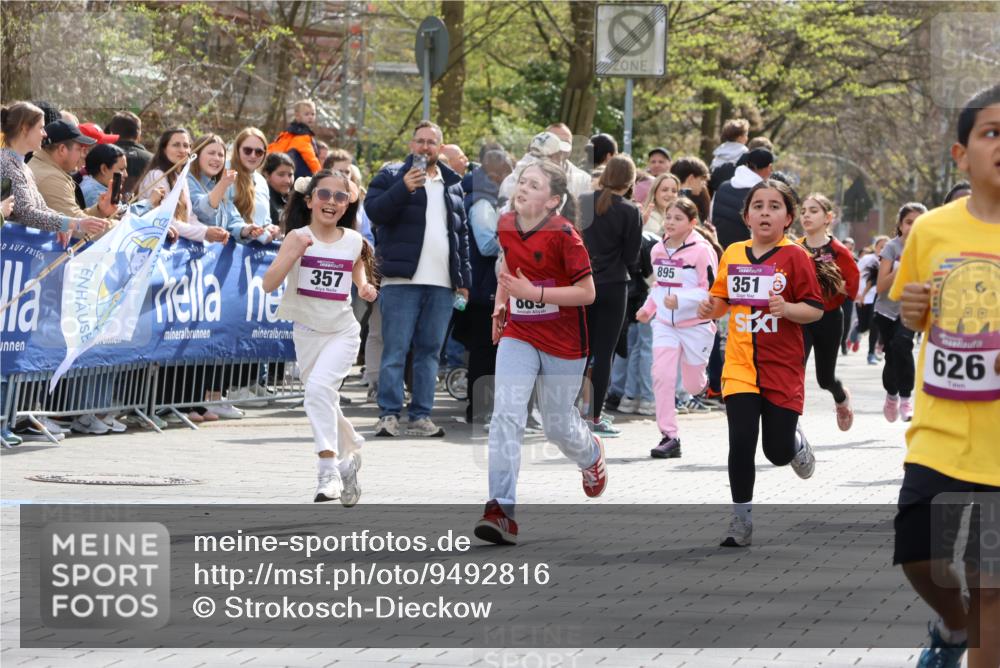 12.04.2026 - 45. Internationalen Wilhelmsburger Insellauf Strokosch-Dieckow http://msf.ph/oto/9492816 12.04.2026 14:50:41 Ziel 1844, 98, 22, 654, 420, 877, 1049, 1837, 609, 331, 626, 895, 357, 889, 408, 351, 893, 455 meine-sportfotos.de