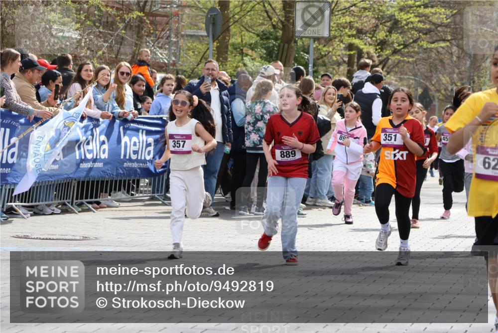 12.04.2026 - 45. Internationalen Wilhelmsburger Insellauf Strokosch-Dieckow http://msf.ph/oto/9492819 12.04.2026 14:50:41 Ziel 1844, 98, 22, 654, 420, 877, 1049, 1837, 609, 331, 626, 895, 357, 889, 408, 351, 893, 455 meine-sportfotos.de