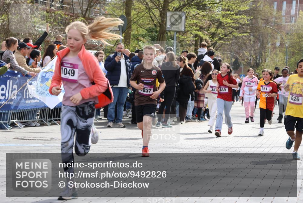 12.04.2026 - 45. Internationalen Wilhelmsburger Insellauf Strokosch-Dieckow http://msf.ph/oto/9492826 12.04.2026 14:50:39 Ziel 330, 362, 865, 1844, 98, 22, 654, 420, 877, 1049, 1837, 609, 331, 626, 895, 357, 889, 408, 351 meine-sportfotos.de