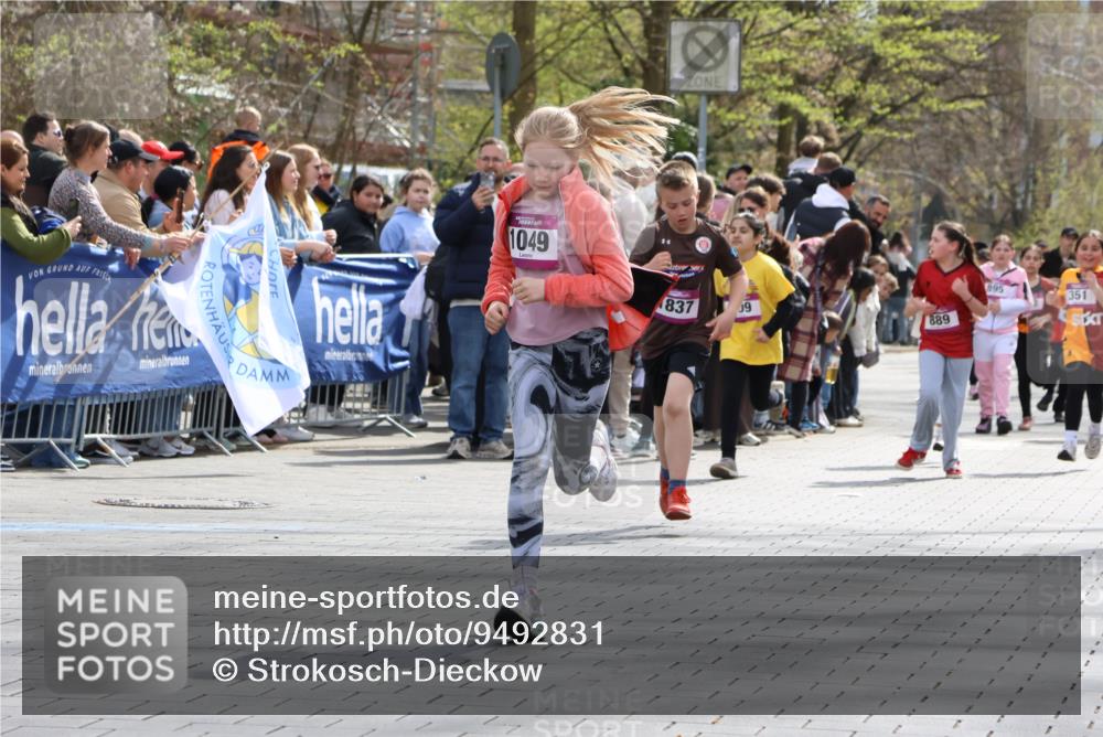 12.04.2026 - 45. Internationalen Wilhelmsburger Insellauf Strokosch-Dieckow http://msf.ph/oto/9492831 12.04.2026 14:50:38 Ziel 330, 362, 865, 1844, 98, 22, 654, 420, 877, 1049, 1837, 609, 331, 626, 895, 357 meine-sportfotos.de