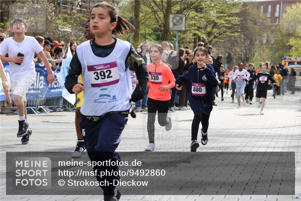 12.04.2026 - 45. Internationalen Wilhelmsburger Insellauf Strokosch-Dieckow http://msf.ph/oto/9492860 12.04.2026 14:50:29 Ziel 1840, 504, 333, 391, 407, 883, 452, 1834, 491, 426, 392, 880, 151, 1035, 330, 362, 865, 1844 meine-sportfotos.de