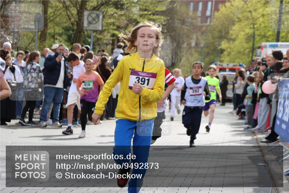 12.04.2026 - 45. Internationalen Wilhelmsburger Insellauf Strokosch-Dieckow http://msf.ph/oto/9492873 12.04.2026 14:50:26 Ziel 370, 345, 429, 905, 461, 475, 859, 1840, 504, 333, 391, 407, 883, 452, 1834, 491, 426, 392, 880, 151, 1035 meine-sportfotos.de