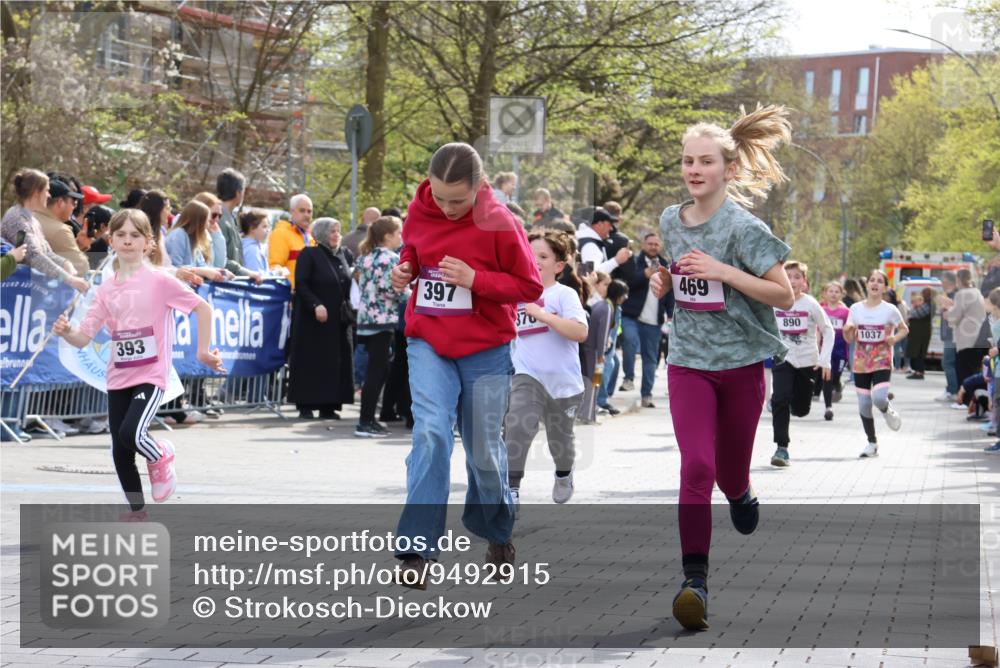 12.04.2026 - 45. Internationalen Wilhelmsburger Insellauf Strokosch-Dieckow http://msf.ph/oto/9492915 12.04.2026 14:50:14 Ziel 1038, 516, 445, 395, 600, 168, 396, 871, 173, 369, 21, 403, 398, 1064, 667, 661, 1829, 561, 469, 397, 393, 376, 890, 500, 1037, 335, 370 meine-sportfotos.de