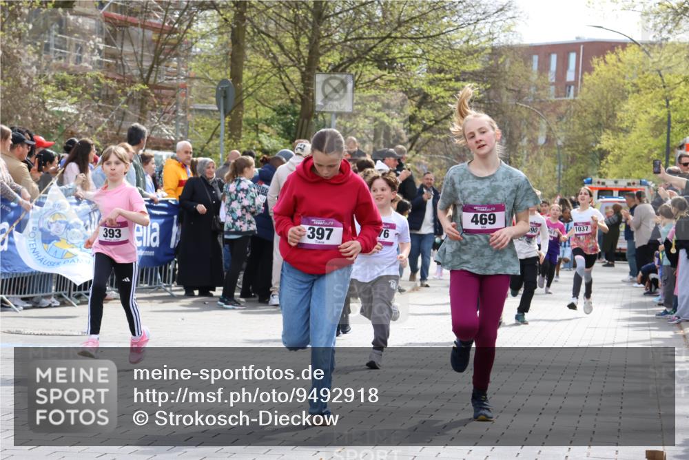 12.04.2026 - 45. Internationalen Wilhelmsburger Insellauf Strokosch-Dieckow http://msf.ph/oto/9492918 12.04.2026 14:50:14 Ziel 1038, 516, 445, 395, 600, 168, 396, 871, 173, 369, 21, 403, 398, 1064, 667, 661, 1829, 561, 469, 397, 393, 376, 890, 500, 1037, 335, 370 meine-sportfotos.de