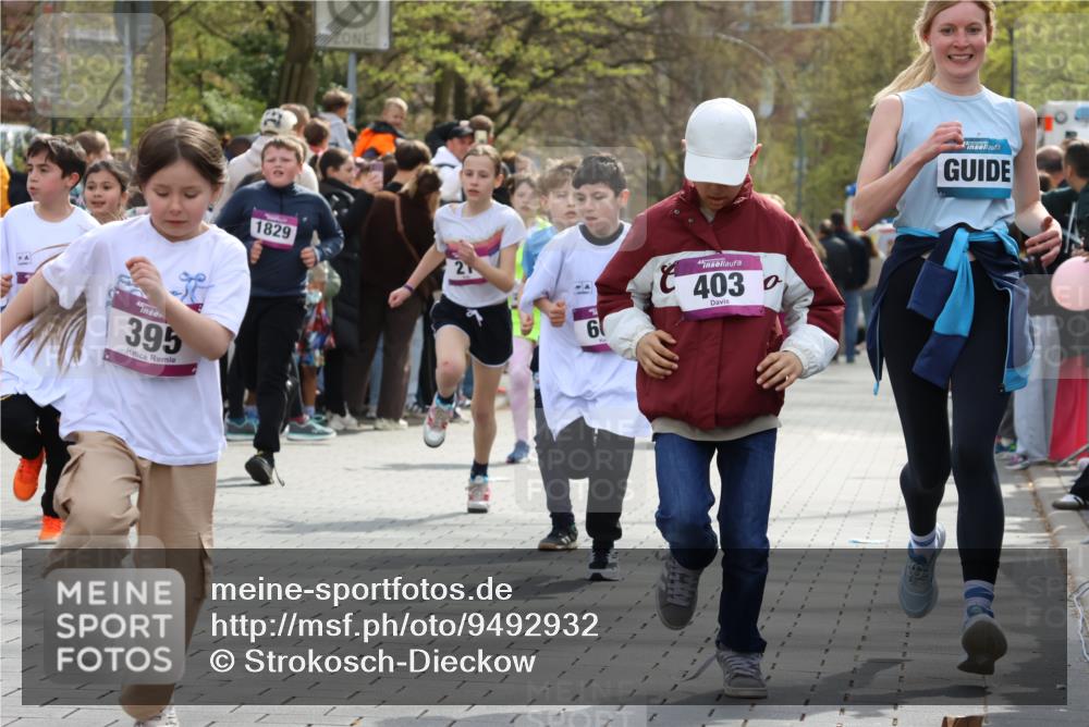 12.04.2026 - 45. Internationalen Wilhelmsburger Insellauf Strokosch-Dieckow http://msf.ph/oto/9492932 12.04.2026 14:50:09 Ziel 141, 164, 113, 1845, 1849, 1810, 352, 902, 1814, 860, 854, 885, 1801, 138, 355, 856, 1038, 516, 445, 395, 600, 168, 396, 871, 173, 369, 21, 403, 398, 1064, 667, 661, 1829, 561, 469 meine-sportfotos.de
