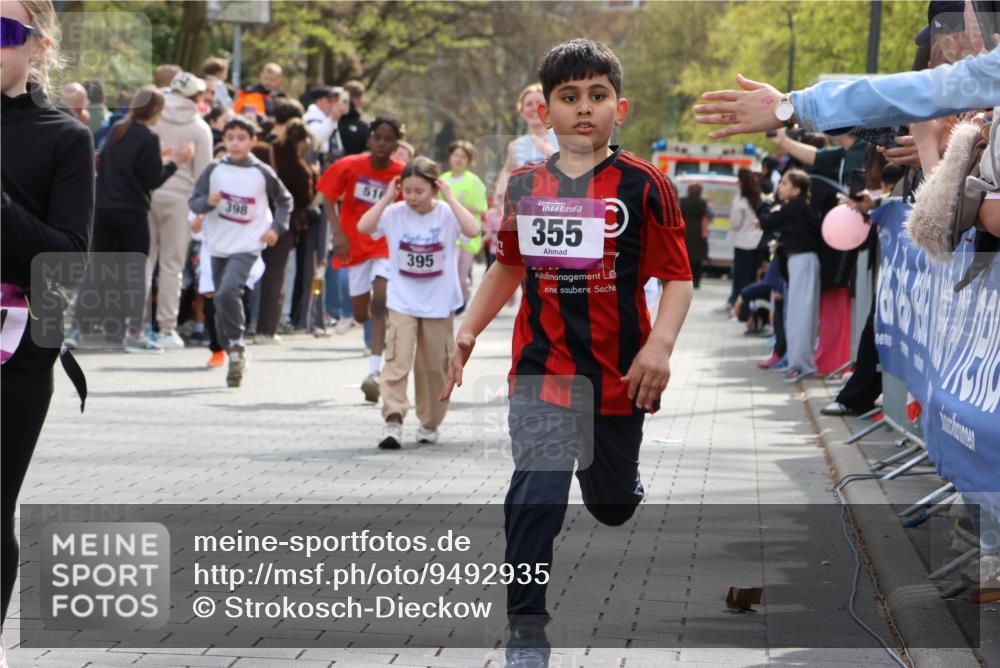 12.04.2026 - 45. Internationalen Wilhelmsburger Insellauf Strokosch-Dieckow http://msf.ph/oto/9492935 12.04.2026 14:50:07 Ziel 901, 131, 1061, 624, 1825, 141, 164, 113, 1845, 1849, 1810, 352, 902, 1814, 860, 854, 885, 1801, 138, 355, 856, 1038, 516, 445, 395, 600, 168, 396, 871, 173, 369, 21, 403, 398, 1064, 667, 661 meine-sportfotos.de
