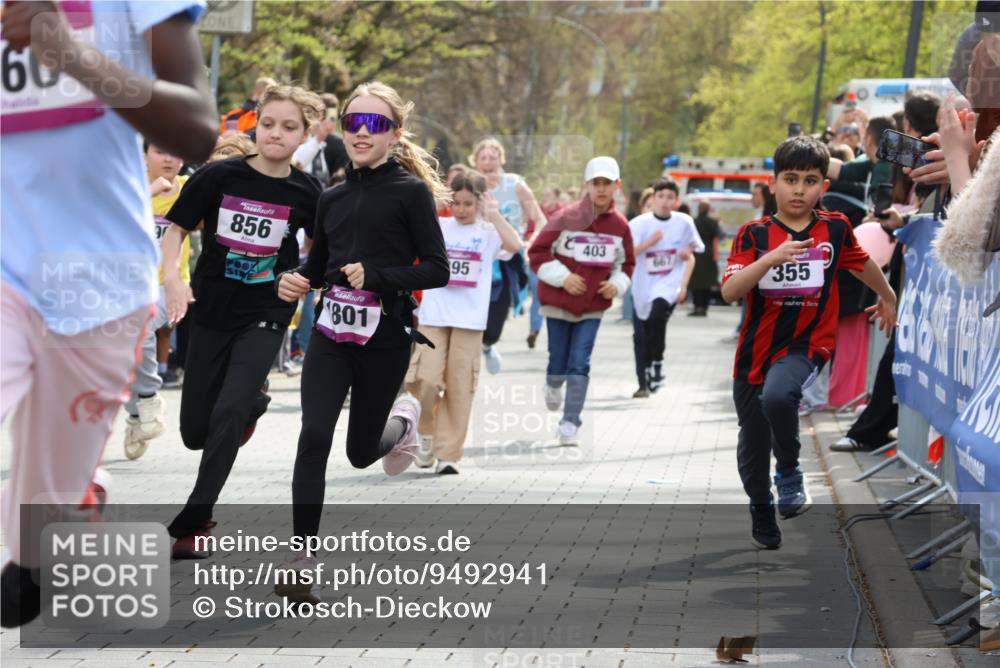 12.04.2026 - 45. Internationalen Wilhelmsburger Insellauf Strokosch-Dieckow http://msf.ph/oto/9492941 12.04.2026 14:50:06 Ziel 898, 1039, 901, 131, 1061, 624, 1825, 141, 164, 113, 1845, 1849, 1810, 352, 902, 1814, 860, 854, 885, 1801, 138, 355, 856, 1038, 516, 445, 395, 600, 168, 396, 871, 173, 369, 21, 403, 398, 1064 meine-sportfotos.de