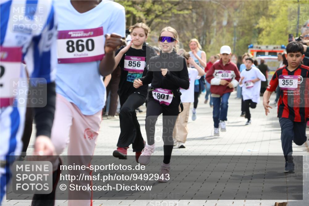 12.04.2026 - 45. Internationalen Wilhelmsburger Insellauf Strokosch-Dieckow http://msf.ph/oto/9492943 12.04.2026 14:50:06 Ziel 898, 1039, 901, 131, 1061, 624, 1825, 141, 164, 113, 1845, 1849, 1810, 352, 902, 1814, 860, 854, 885, 1801, 138, 355, 856, 1038, 516, 445, 395, 600, 168, 396, 871, 173, 369, 21, 403, 398, 1064 meine-sportfotos.de