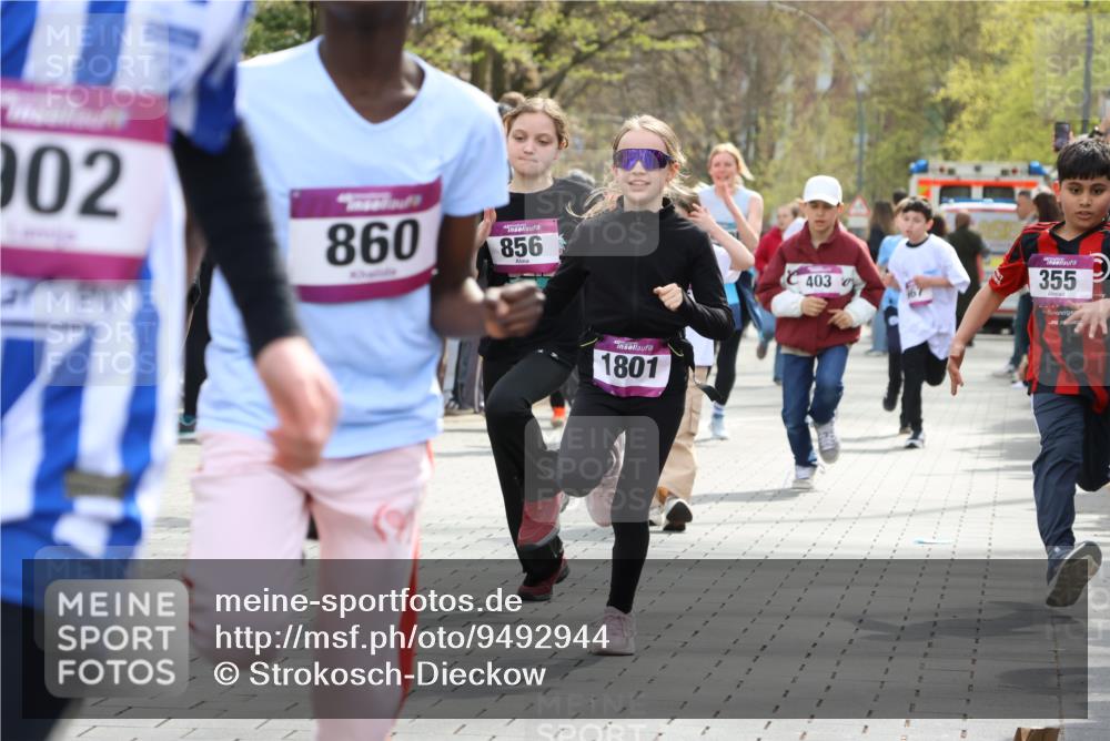 12.04.2026 - 45. Internationalen Wilhelmsburger Insellauf Strokosch-Dieckow http://msf.ph/oto/9492944 12.04.2026 14:50:06 Ziel 898, 1039, 901, 131, 1061, 624, 1825, 141, 164, 113, 1845, 1849, 1810, 352, 902, 1814, 860, 854, 885, 1801, 138, 355, 856, 1038, 516, 445, 395, 600, 168, 396, 871, 173, 369, 21, 403, 398, 1064 meine-sportfotos.de