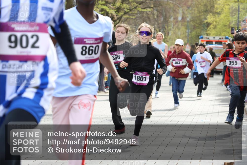 12.04.2026 - 45. Internationalen Wilhelmsburger Insellauf Strokosch-Dieckow http://msf.ph/oto/9492945 12.04.2026 14:50:06 Ziel 898, 1039, 901, 131, 1061, 624, 1825, 141, 164, 113, 1845, 1849, 1810, 352, 902, 1814, 860, 854, 885, 1801, 138, 355, 856, 1038, 516, 445, 395, 600, 168, 396, 871, 173, 369, 21, 403, 398, 1064 meine-sportfotos.de