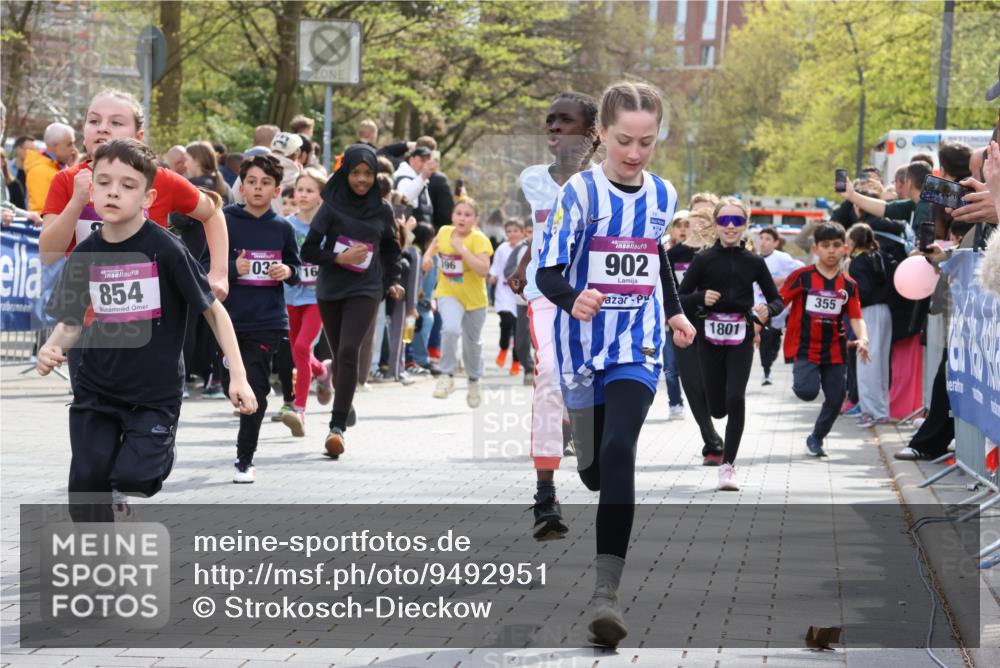 12.04.2026 - 45. Internationalen Wilhelmsburger Insellauf Strokosch-Dieckow http://msf.ph/oto/9492951 12.04.2026 14:50:04 Ziel 368, 898, 1039, 901, 131, 1061, 624, 1825, 141, 164, 113, 1845, 1849, 1810, 352, 902, 1814, 860, 854, 885, 1801, 138, 355, 856, 1038, 516, 445, 395, 600, 168, 396, 871 meine-sportfotos.de