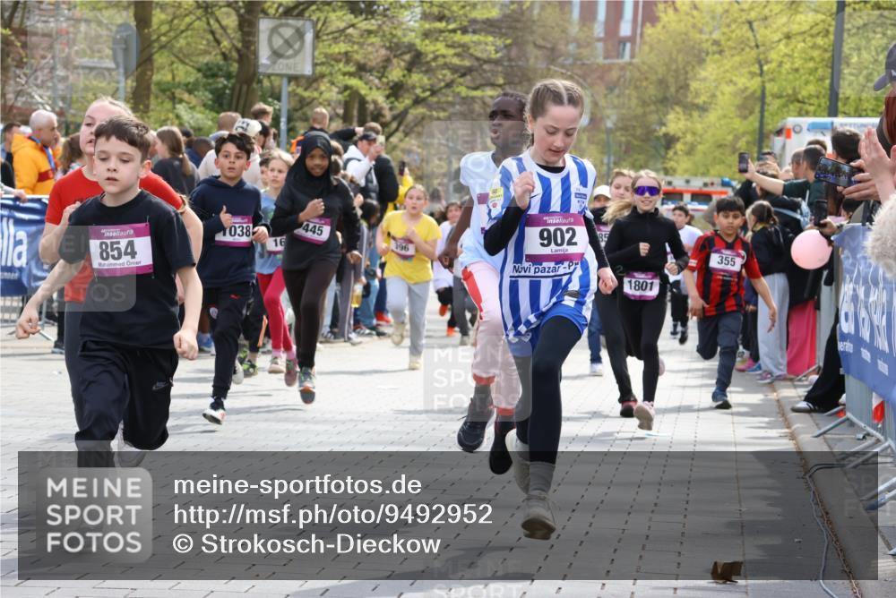12.04.2026 - 45. Internationalen Wilhelmsburger Insellauf Strokosch-Dieckow http://msf.ph/oto/9492952 12.04.2026 14:50:04 Ziel 368, 898, 1039, 901, 131, 1061, 624, 1825, 141, 164, 113, 1845, 1849, 1810, 352, 902, 1814, 860, 854, 885, 1801, 138, 355, 856, 1038, 516, 445, 395, 600, 168, 396, 871 meine-sportfotos.de