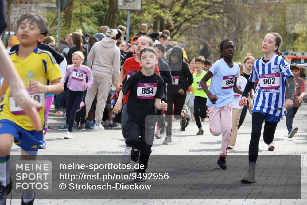 12.04.2026 - 45. Internationalen Wilhelmsburger Insellauf Strokosch-Dieckow http://msf.ph/oto/9492956 12.04.2026 14:50:03 Ziel 672, 368, 898, 1039, 901, 131, 1061, 624, 1825, 141, 164, 113, 1845, 1849, 1810, 352, 902, 1814, 860, 854, 885, 1801, 138, 355, 856, 1038, 516, 445, 395, 600, 168, 396, 871 meine-sportfotos.de