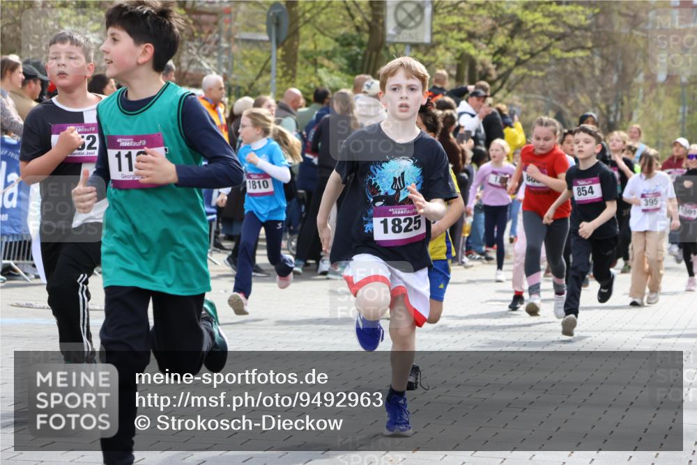 12.04.2026 - 45. Internationalen Wilhelmsburger Insellauf Strokosch-Dieckow http://msf.ph/oto/9492963 12.04.2026 14:50:02 Ziel 400, 672, 368, 898, 1039, 901, 131, 1061, 624, 1825, 141, 164, 113, 1845, 1849, 1810, 352, 902, 1814, 860, 854, 885, 1801, 138, 355, 856, 1038, 516, 445 meine-sportfotos.de