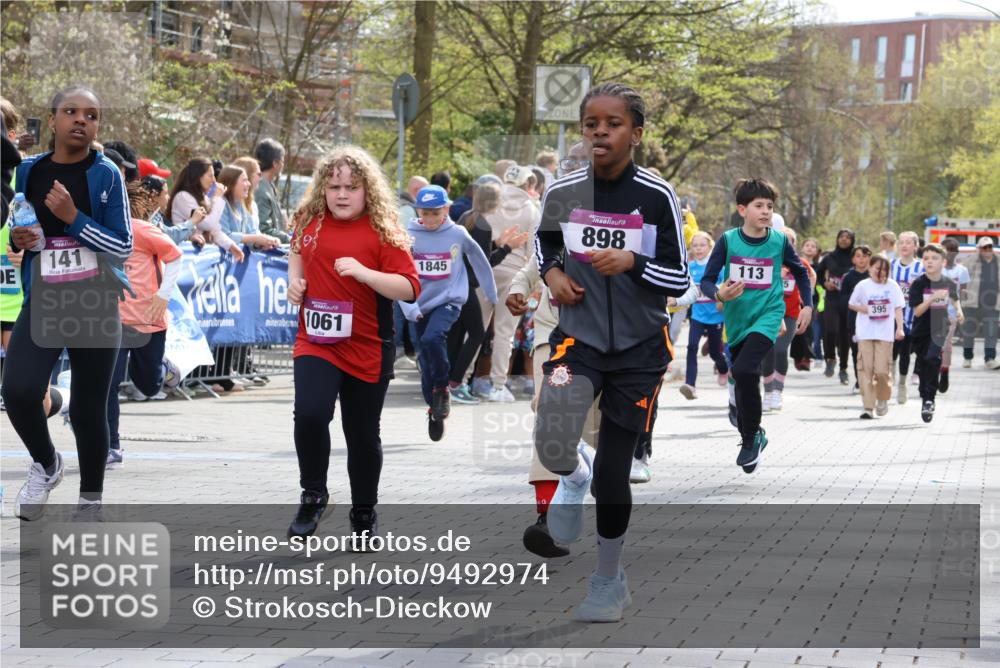 12.04.2026 - 45. Internationalen Wilhelmsburger Insellauf Strokosch-Dieckow http://msf.ph/oto/9492974 12.04.2026 14:50:00 Ziel 875, 572, 336, 1036, 1847, 400, 672, 368, 898, 1039, 901, 131, 1061, 624, 1825, 141, 164, 113, 1845, 1849, 1810, 352, 902, 1814, 860, 854, 885 meine-sportfotos.de