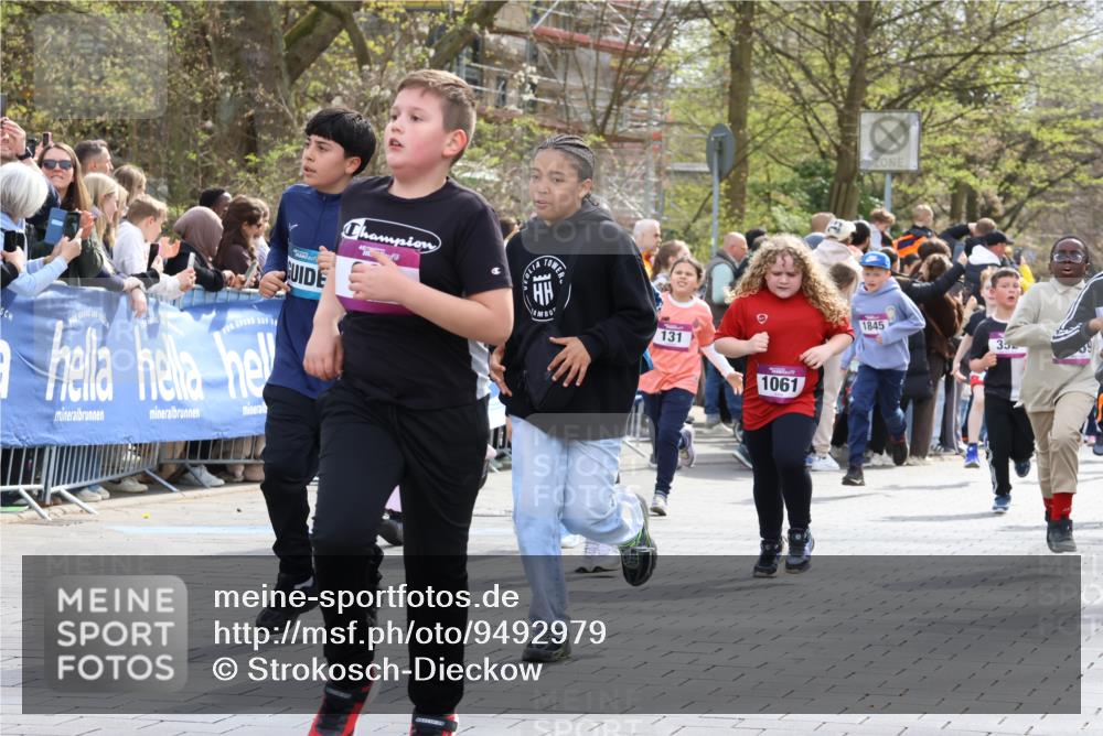12.04.2026 - 45. Internationalen Wilhelmsburger Insellauf Strokosch-Dieckow http://msf.ph/oto/9492979 12.04.2026 14:49:59 Ziel 466, 878, 849, 861, 875, 572, 336, 1036, 1847, 400, 672, 368, 898, 1039, 901, 131, 1061, 624, 1825, 141, 164, 113, 1845, 1849, 1810, 352, 902, 1814, 860 meine-sportfotos.de