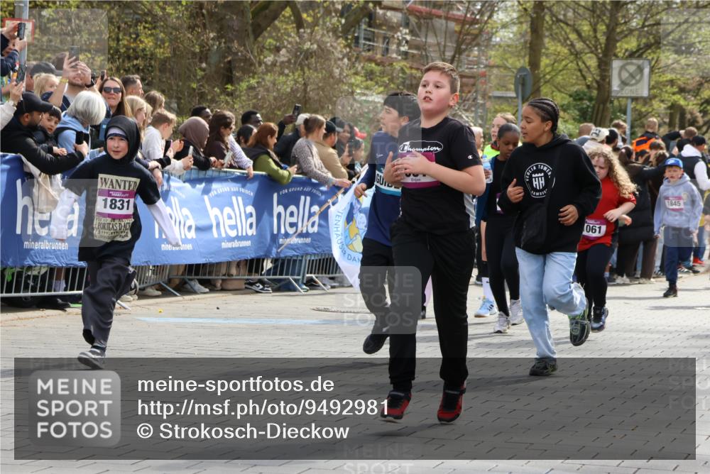12.04.2026 - 45. Internationalen Wilhelmsburger Insellauf Strokosch-Dieckow http://msf.ph/oto/9492981 12.04.2026 14:49:58 Ziel 402, 451, 608, 466, 878, 849, 861, 875, 572, 336, 1036, 1847, 400, 672, 368, 898, 1039, 901, 131, 1061, 624, 1825, 141, 164, 113, 1845, 1849, 1810, 352 meine-sportfotos.de