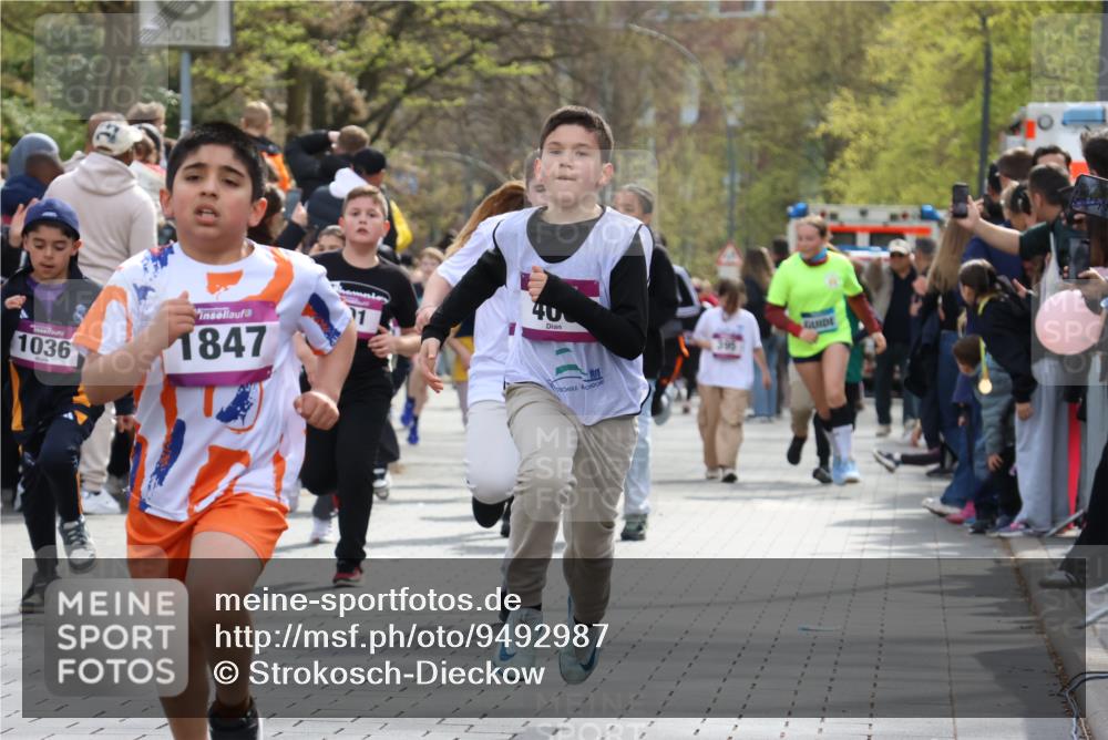 12.04.2026 - 45. Internationalen Wilhelmsburger Insellauf Strokosch-Dieckow http://msf.ph/oto/9492987 12.04.2026 14:49:55 Ziel 1821, 857, 872, 402, 451, 608, 466, 878, 849, 861, 875, 572, 336, 1036, 1847, 400, 672, 368, 898, 1039, 901, 131 meine-sportfotos.de