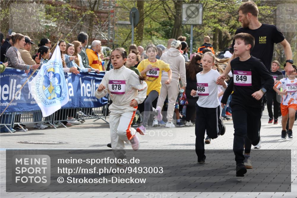 12.04.2026 - 45. Internationalen Wilhelmsburger Insellauf Strokosch-Dieckow http://msf.ph/oto/9493003 12.04.2026 14:49:51 Ziel 1848, 439, 389, 1821, 857, 872, 402, 451, 608, 466, 878, 849, 861, 875, 572, 336, 1036, 1847, 400, 672 meine-sportfotos.de