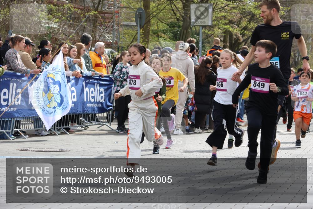 12.04.2026 - 45. Internationalen Wilhelmsburger Insellauf Strokosch-Dieckow http://msf.ph/oto/9493005 12.04.2026 14:49:51 Ziel 1848, 439, 389, 1821, 857, 872, 402, 451, 608, 466, 878, 849, 861, 875, 572, 336, 1036, 1847, 400, 672 meine-sportfotos.de