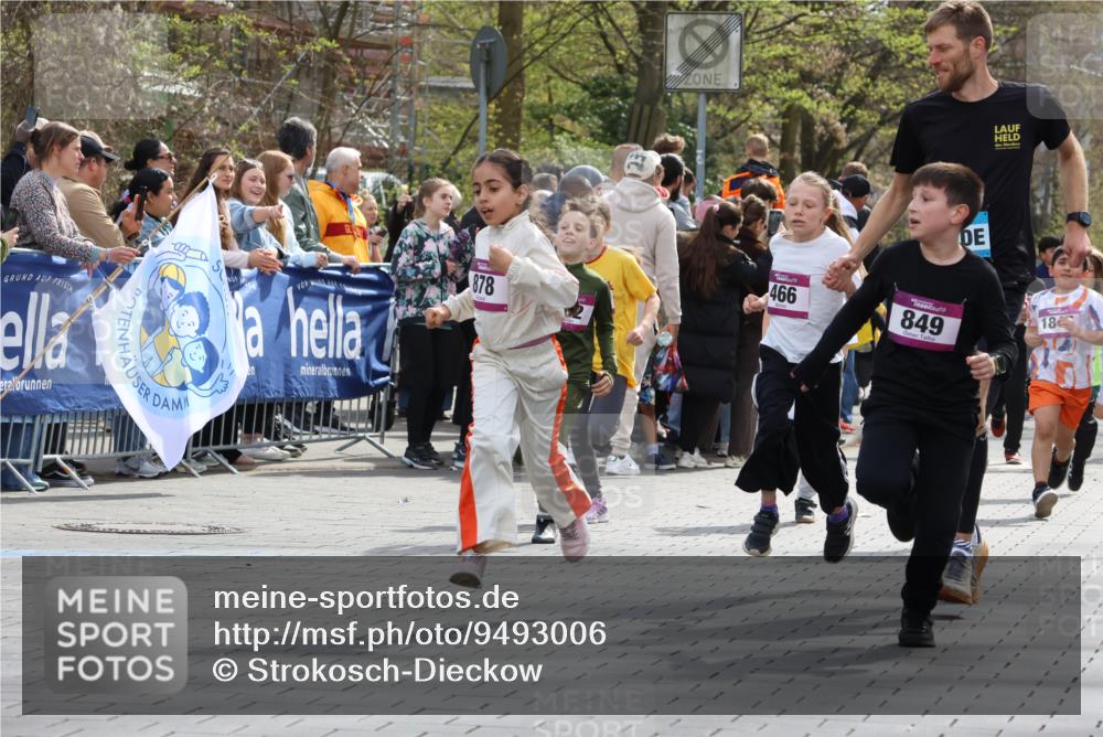 12.04.2026 - 45. Internationalen Wilhelmsburger Insellauf Strokosch-Dieckow http://msf.ph/oto/9493006 12.04.2026 14:49:51 Ziel 1848, 439, 389, 1821, 857, 872, 402, 451, 608, 466, 878, 849, 861, 875, 572, 336, 1036, 1847, 400, 672 meine-sportfotos.de