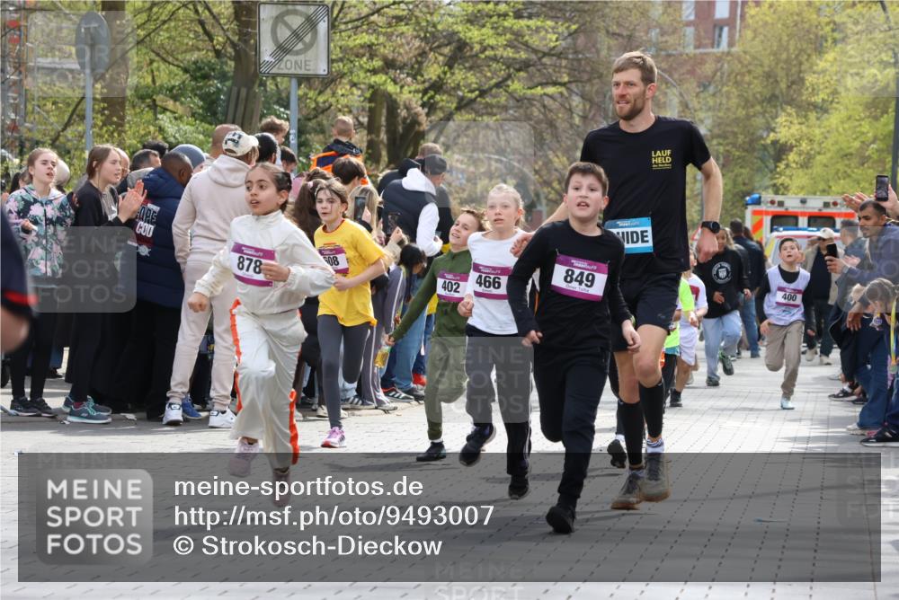 12.04.2026 - 45. Internationalen Wilhelmsburger Insellauf Strokosch-Dieckow http://msf.ph/oto/9493007 12.04.2026 14:49:50 Ziel 1830, 1848, 439, 389, 1821, 857, 872, 402, 451, 608, 466, 878, 849, 861, 875, 572, 336, 1036, 1847, 400 meine-sportfotos.de