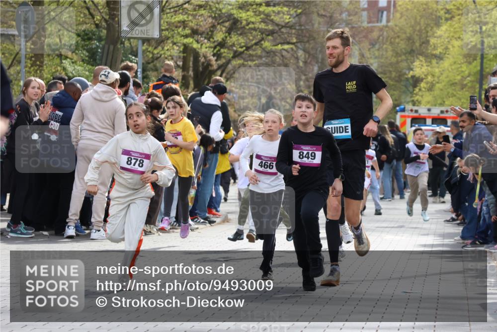 12.04.2026 - 45. Internationalen Wilhelmsburger Insellauf Strokosch-Dieckow http://msf.ph/oto/9493009 12.04.2026 14:49:50 Ziel 1830, 1848, 439, 389, 1821, 857, 872, 402, 451, 608, 466, 878, 849, 861, 875, 572, 336, 1036, 1847, 400 meine-sportfotos.de