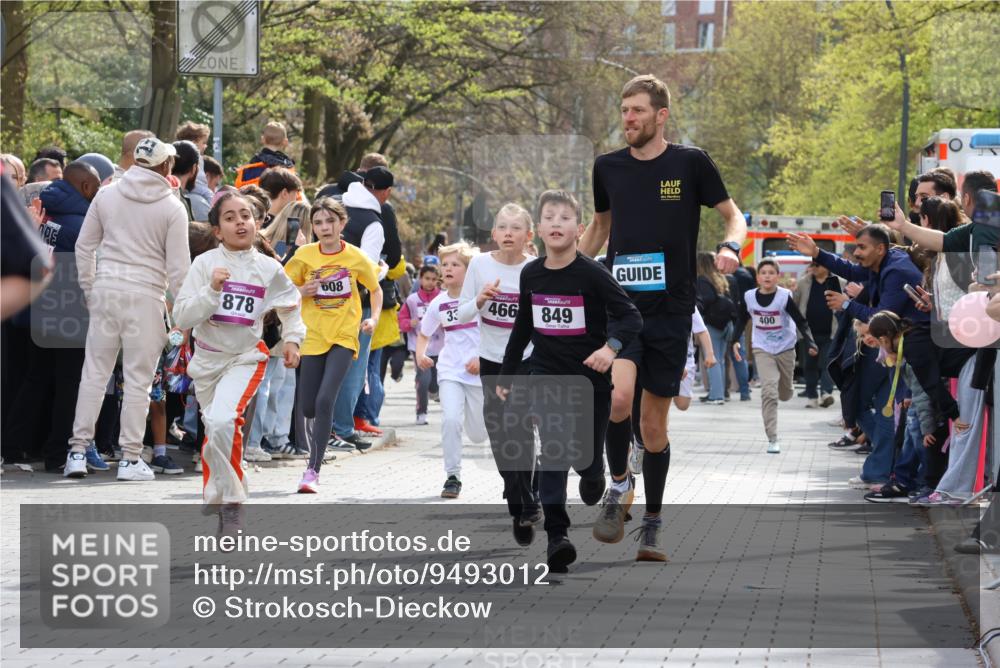 12.04.2026 - 45. Internationalen Wilhelmsburger Insellauf Strokosch-Dieckow http://msf.ph/oto/9493012 12.04.2026 14:49:50 Ziel 1830, 1848, 439, 389, 1821, 857, 872, 402, 451, 608, 466, 878, 849, 861, 875, 572, 336, 1036, 1847, 400 meine-sportfotos.de