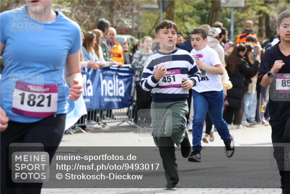 12.04.2026 - 45. Internationalen Wilhelmsburger Insellauf Strokosch-Dieckow http://msf.ph/oto/9493017 12.04.2026 14:49:48 Ziel 497, 1808, 406, 1811, 367, 1830, 1848, 439, 389, 1821, 857, 872, 402, 451, 608, 466, 878, 849, 861, 875 meine-sportfotos.de