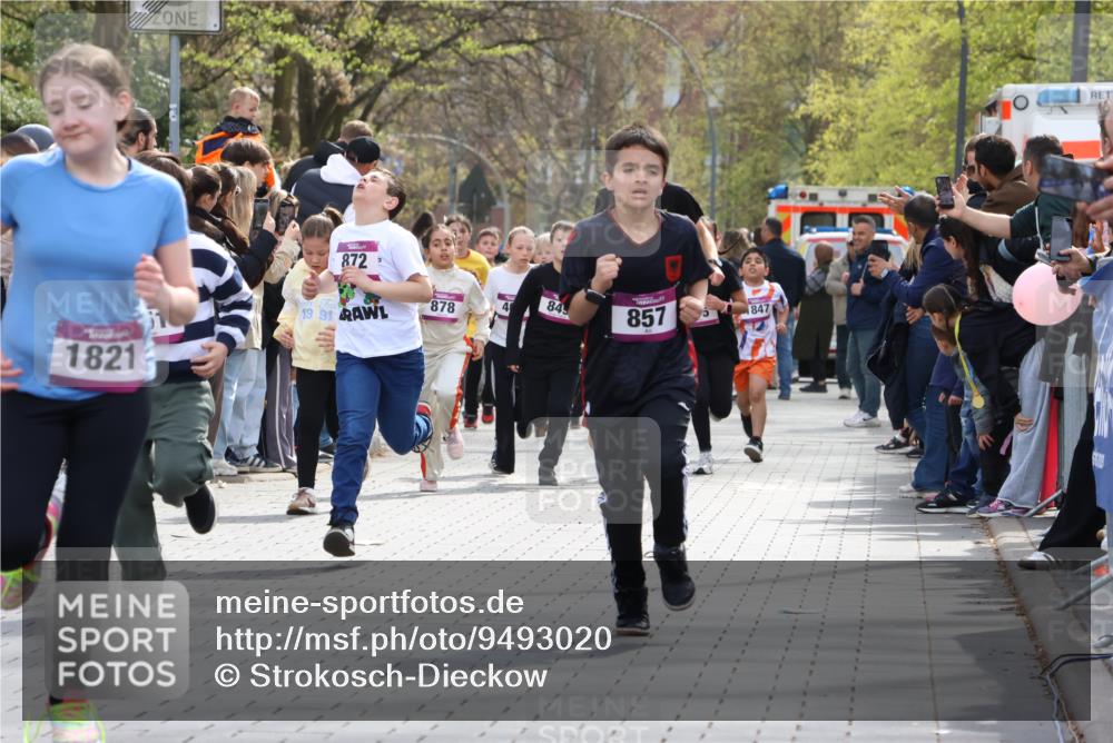 12.04.2026 - 45. Internationalen Wilhelmsburger Insellauf Strokosch-Dieckow http://msf.ph/oto/9493020 12.04.2026 14:49:47 Ziel 1813, 497, 1808, 406, 1811, 367, 1830, 1848, 439, 389, 1821, 857, 872, 402, 451, 608, 466, 878, 849, 861 meine-sportfotos.de