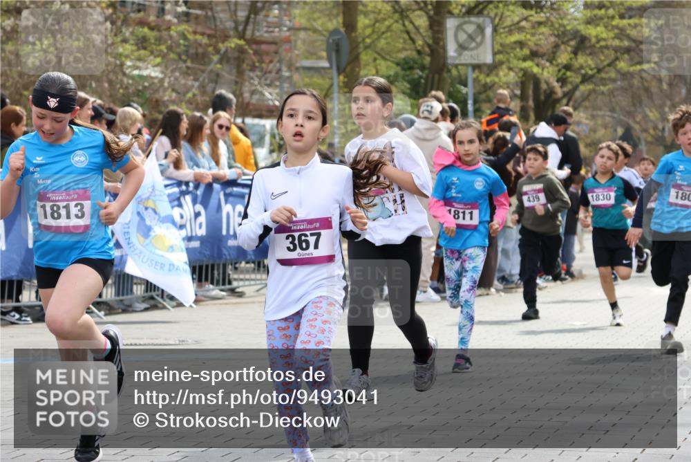 12.04.2026 - 45. Internationalen Wilhelmsburger Insellauf Strokosch-Dieckow http://msf.ph/oto/9493041 12.04.2026 14:49:41 Ziel 867, 377, 879, 1839, 401, 1812, 106, 169, 1, 1813, 497, 1808, 406, 1811, 367, 1830, 1848, 439 meine-sportfotos.de