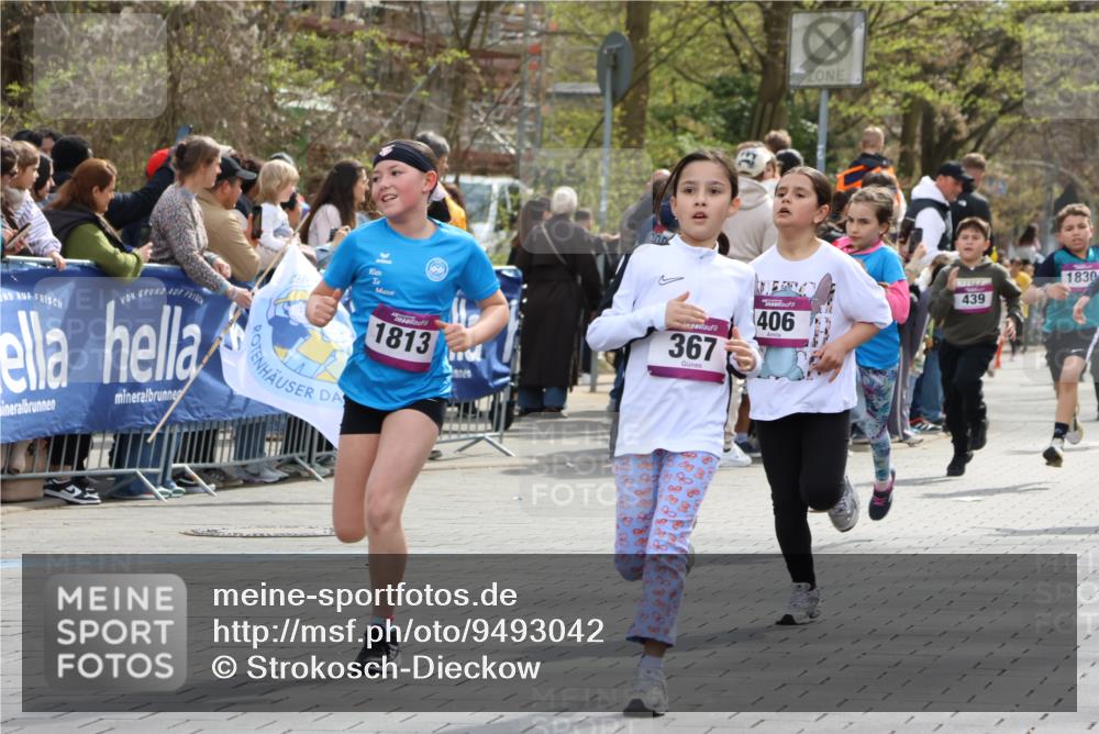 12.04.2026 - 45. Internationalen Wilhelmsburger Insellauf Strokosch-Dieckow http://msf.ph/oto/9493042 12.04.2026 14:49:40 Ziel 882, 652, 1818, 867, 377, 879, 1839, 401, 1812, 106, 169, 1, 1813, 497, 1808, 406, 1811, 367, 1830, 1848, 439 meine-sportfotos.de