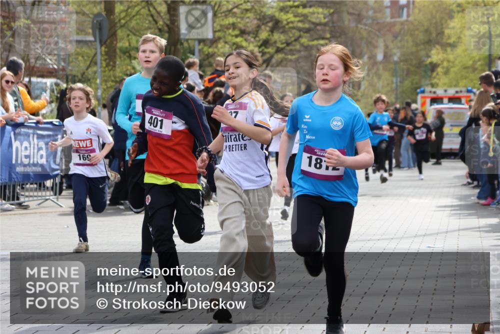 12.04.2026 - 45. Internationalen Wilhelmsburger Insellauf Strokosch-Dieckow http://msf.ph/oto/9493052 12.04.2026 14:49:38 Ziel 458, 161, 542, 1842, 894, 882, 652, 1818, 867, 377, 879, 1839, 401, 1812, 106, 169, 1, 1813, 497, 1808, 406, 1811, 367, 1830 meine-sportfotos.de