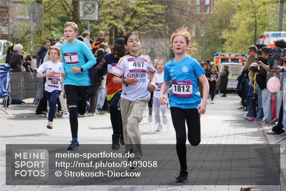12.04.2026 - 45. Internationalen Wilhelmsburger Insellauf Strokosch-Dieckow http://msf.ph/oto/9493058 12.04.2026 14:49:38 Ziel 458, 161, 542, 1842, 894, 882, 652, 1818, 867, 377, 879, 1839, 401, 1812, 106, 169, 1, 1813, 497, 1808, 406, 1811, 367, 1830 meine-sportfotos.de