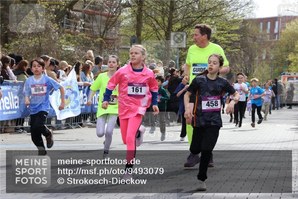 12.04.2026 - 45. Internationalen Wilhelmsburger Insellauf Strokosch-Dieckow http://msf.ph/oto/9493079 12.04.2026 14:49:31 Ziel 17, 501, 586, 1809, 440, 881, 348, 602, 627, 458, 161, 542, 1842, 894, 882, 652, 1818, 867, 377, 879, 1839 meine-sportfotos.de