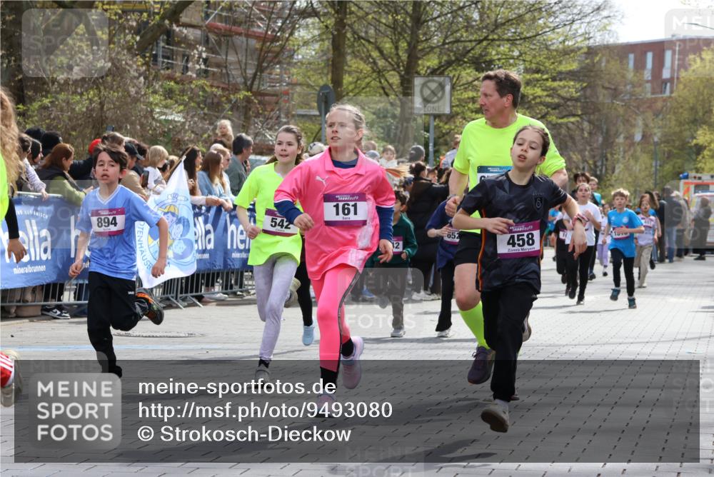 12.04.2026 - 45. Internationalen Wilhelmsburger Insellauf Strokosch-Dieckow http://msf.ph/oto/9493080 12.04.2026 14:49:31 Ziel 17, 501, 586, 1809, 440, 881, 348, 602, 627, 458, 161, 542, 1842, 894, 882, 652, 1818, 867, 377, 879, 1839 meine-sportfotos.de