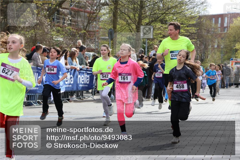 12.04.2026 - 45. Internationalen Wilhelmsburger Insellauf Strokosch-Dieckow http://msf.ph/oto/9493083 12.04.2026 14:49:31 Ziel 17, 501, 586, 1809, 440, 881, 348, 602, 627, 458, 161, 542, 1842, 894, 882, 652, 1818, 867, 377, 879, 1839 meine-sportfotos.de
