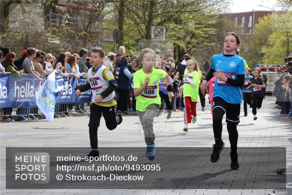 12.04.2026 - 45. Internationalen Wilhelmsburger Insellauf Strokosch-Dieckow http://msf.ph/oto/9493095 12.04.2026 14:49:28 Ziel 693, 1817, 100, 855, 897, 353, 666, 1827, 378, 17, 501, 586, 1809, 440, 881, 348, 602, 627, 458, 161, 542, 1842, 894, 882, 652, 1818 meine-sportfotos.de