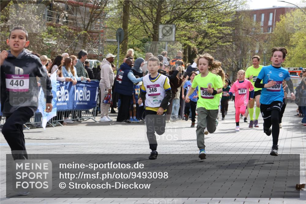 12.04.2026 - 45. Internationalen Wilhelmsburger Insellauf Strokosch-Dieckow http://msf.ph/oto/9493098 12.04.2026 14:49:28 Ziel 693, 1817, 100, 855, 897, 353, 666, 1827, 378, 17, 501, 586, 1809, 440, 881, 348, 602, 627, 458, 161, 542, 1842, 894, 882, 652, 1818 meine-sportfotos.de