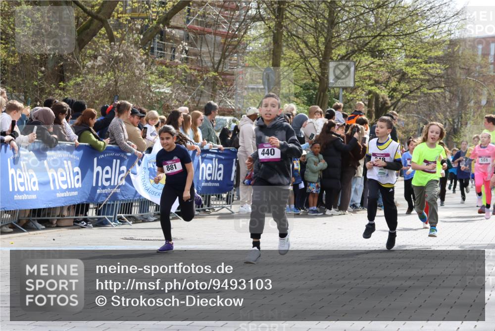 12.04.2026 - 45. Internationalen Wilhelmsburger Insellauf Strokosch-Dieckow http://msf.ph/oto/9493103 12.04.2026 14:49:27 Ziel 896, 372, 1055, 51, 693, 1817, 100, 855, 897, 353, 666, 1827, 378, 17, 501, 586, 1809, 440, 881, 348, 602, 627, 458, 161, 542, 1842, 894 meine-sportfotos.de