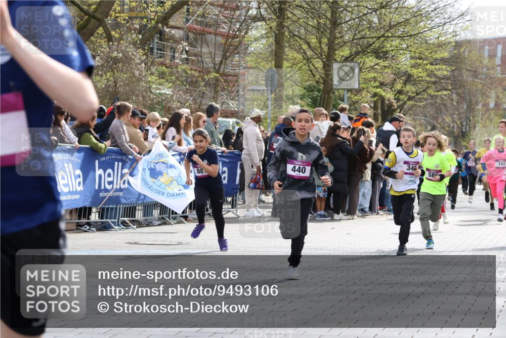 12.04.2026 - 45. Internationalen Wilhelmsburger Insellauf Strokosch-Dieckow http://msf.ph/oto/9493106 12.04.2026 14:49:26 Ziel 896, 372, 1055, 51, 693, 1817, 100, 855, 897, 353, 666, 1827, 378, 17, 501, 586, 1809, 440, 881, 348, 602, 627, 458 meine-sportfotos.de