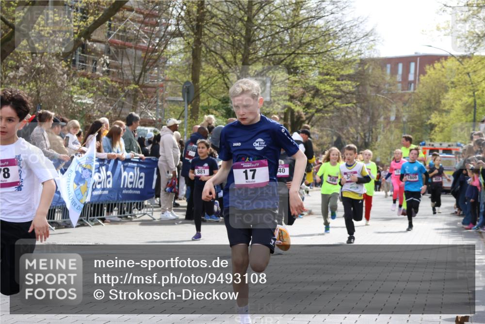 12.04.2026 - 45. Internationalen Wilhelmsburger Insellauf Strokosch-Dieckow http://msf.ph/oto/9493108 12.04.2026 14:49:25 Ziel 2, 896, 372, 1055, 51, 693, 1817, 100, 855, 897, 353, 666, 1827, 378, 17, 501, 586, 1809, 440, 881, 348, 602, 627 meine-sportfotos.de