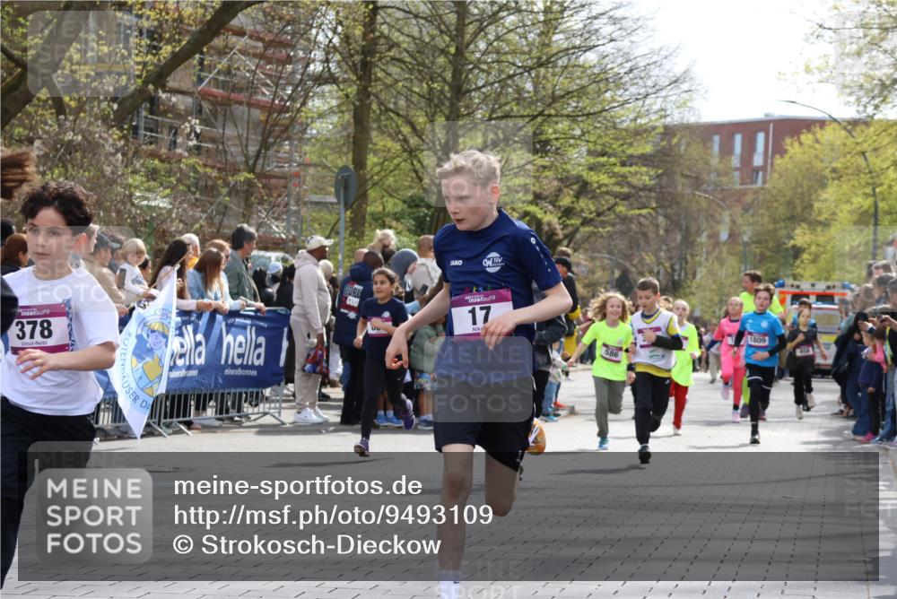 12.04.2026 - 45. Internationalen Wilhelmsburger Insellauf Strokosch-Dieckow http://msf.ph/oto/9493109 12.04.2026 14:49:25 Ziel 2, 896, 372, 1055, 51, 693, 1817, 100, 855, 897, 353, 666, 1827, 378, 17, 501, 586, 1809, 440, 881, 348, 602, 627 meine-sportfotos.de
