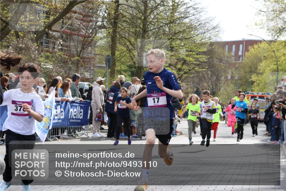 12.04.2026 - 45. Internationalen Wilhelmsburger Insellauf Strokosch-Dieckow http://msf.ph/oto/9493110 12.04.2026 14:49:25 Ziel 2, 896, 372, 1055, 51, 693, 1817, 100, 855, 897, 353, 666, 1827, 378, 17, 501, 586, 1809, 440, 881, 348, 602, 627 meine-sportfotos.de